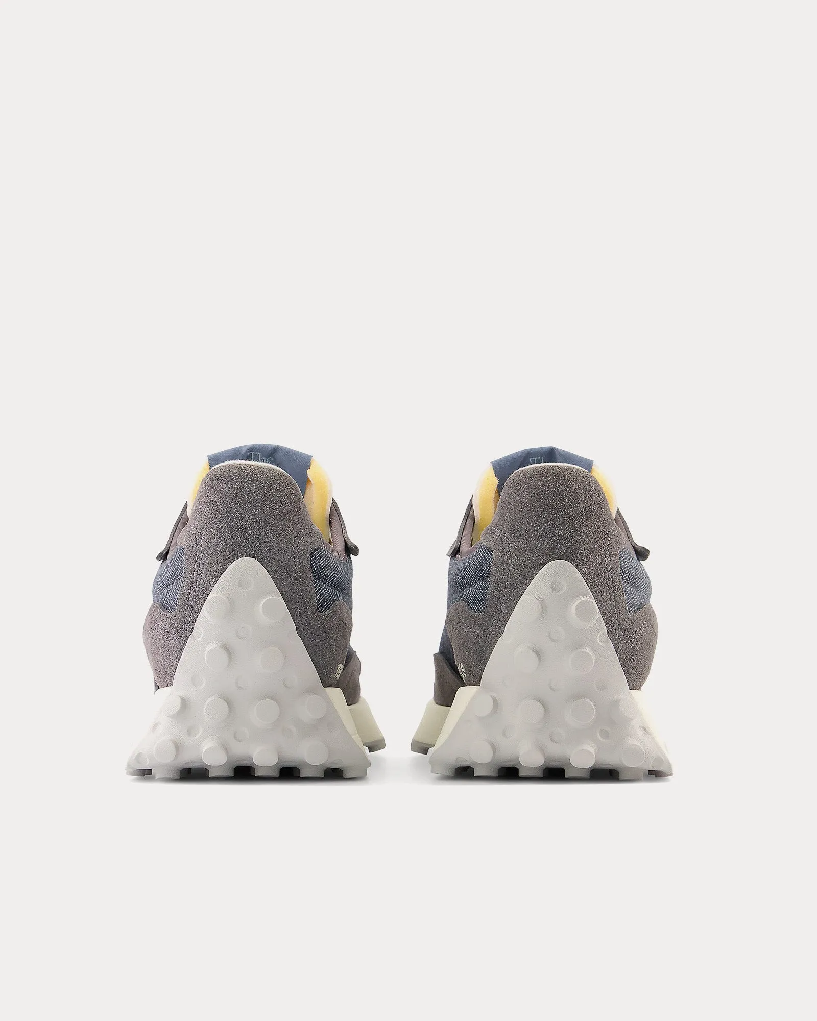 327 Castlerock / Arctic Grey Low Top Sneakers
