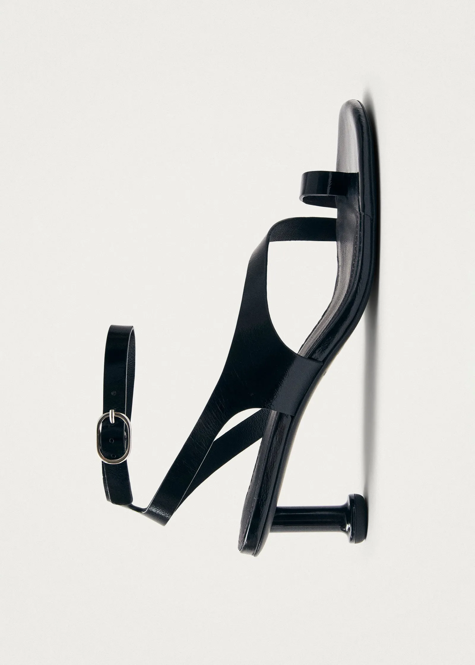 Miquela Onix Black Leather Sandals