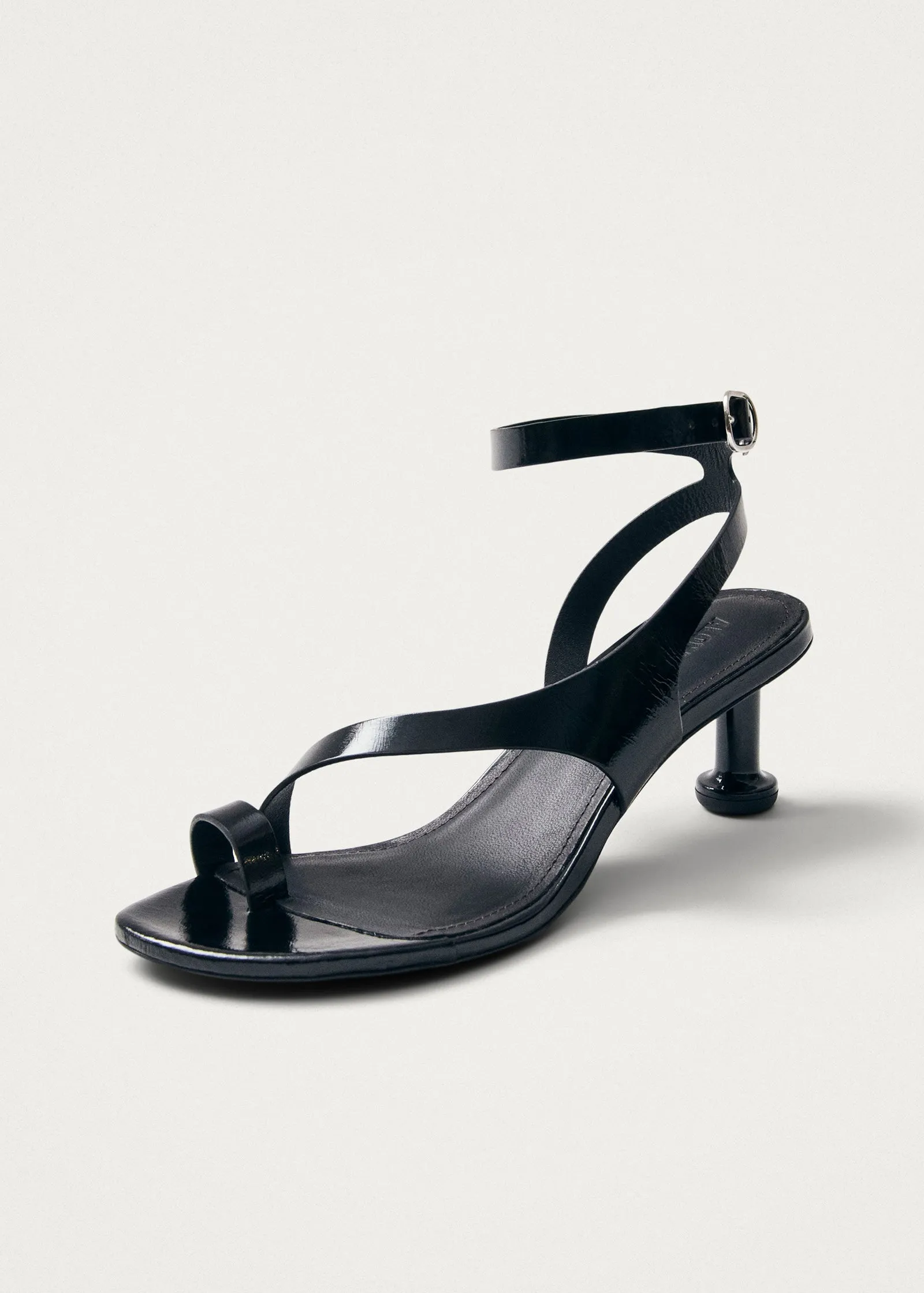 Miquela Onix Black Leather Sandals