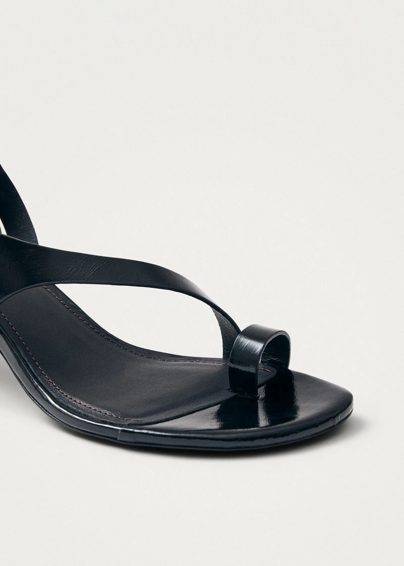 Miquela Onix Black Leather Sandals